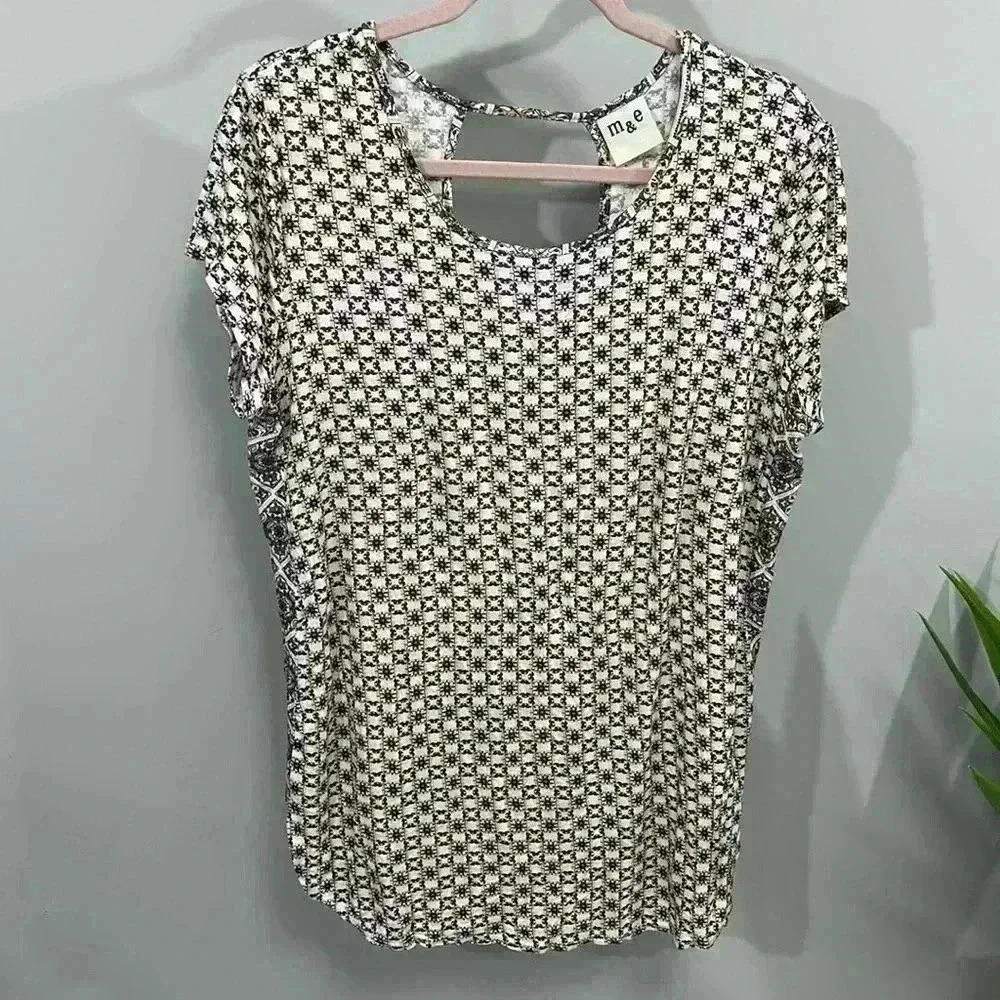 M&E - Short Sleeve Top - XL